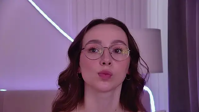 Онлайн чат XXX Emily_Simon