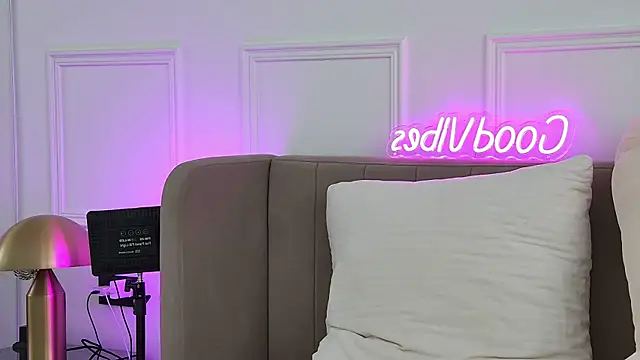 MeganStrane Adlı Modelin Canlı XXX Sohbeti