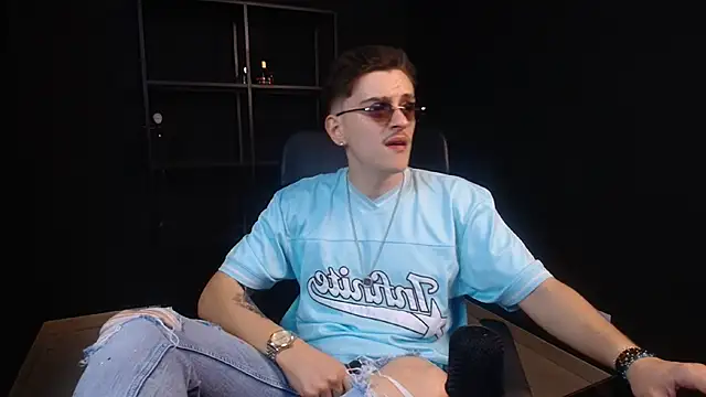 Chat +18 de FelixStarkk ao vivo