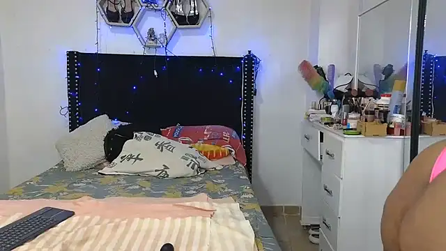 دردشة charlotte_077 الجنسية المباشرة