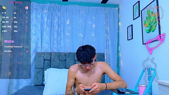 Chat +18 de NicolasTorrez ao vivo