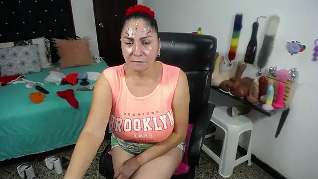 mature_bigboobs10 élő XXX-chatje