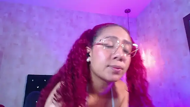 IsabelaLatina élő XXX-chatje
