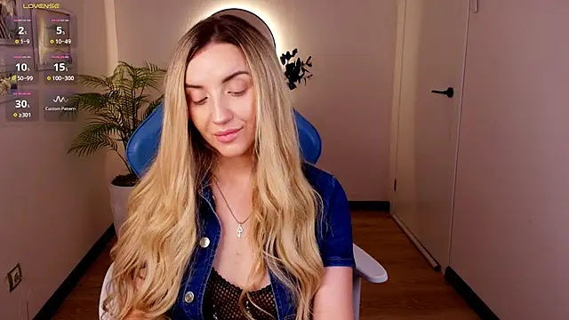 White_F0x's Live XXX Chat