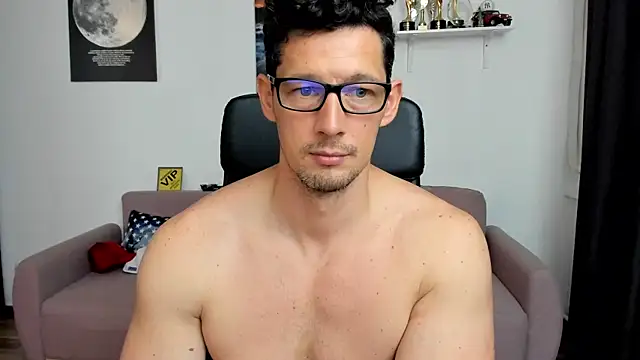 BrutusK08 Live XXX-Chat