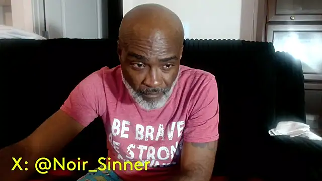 XXX chat uživo modela sinnernoir