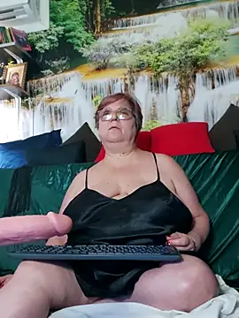QueenPammy1 – Naživo XXX chat