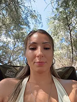 Chat +18 de Wonder_Kari ao vivo
