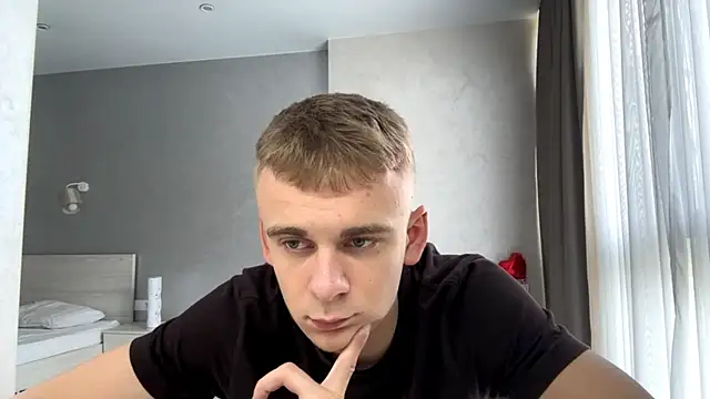 XXX chat uživo modela SoloFury