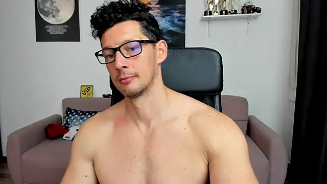 BrutusK08's Live XXX Chat