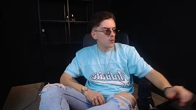 Chat +18 de FelixStarkk ao vivo