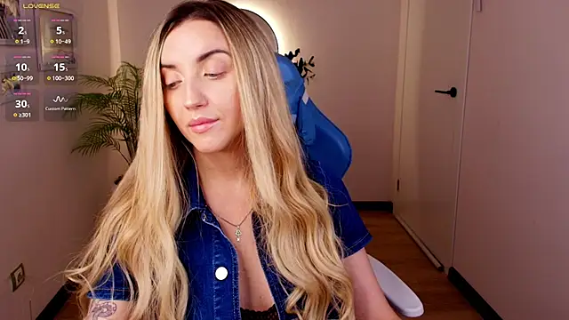 White_F0x's Live XXX Chat