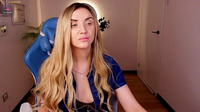 White_F0x Chat XXX in diretta