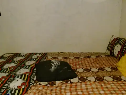 הופעת וובקאם של PETITE_AMANDA_CUMMER