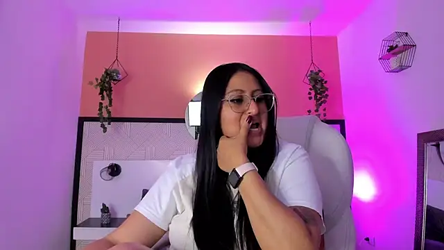 Chat XXX en directo de Amber_gold_