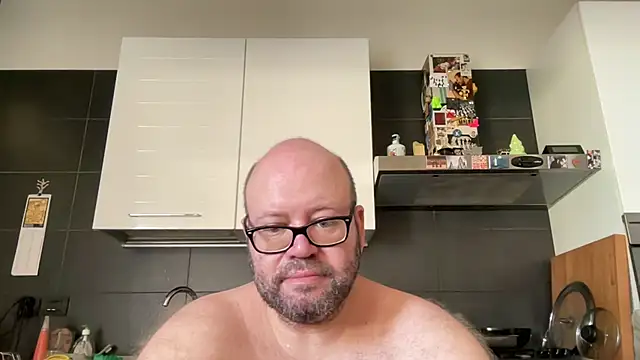 XXX chat uživo modela theitalianbear