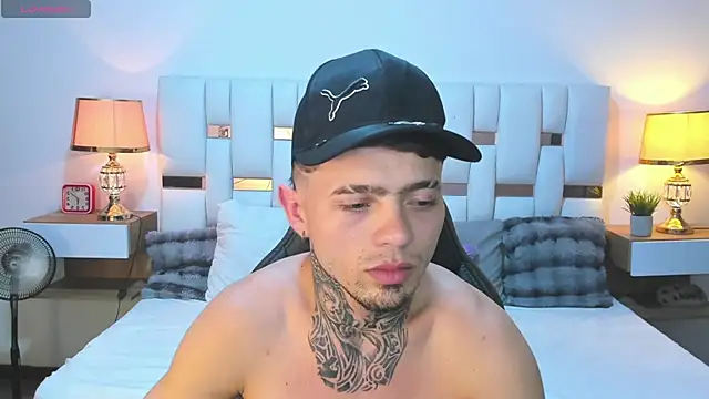 Zeus_damian21's Live XXX Chat