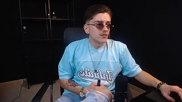 Онлайн чат XXX FelixStarkk