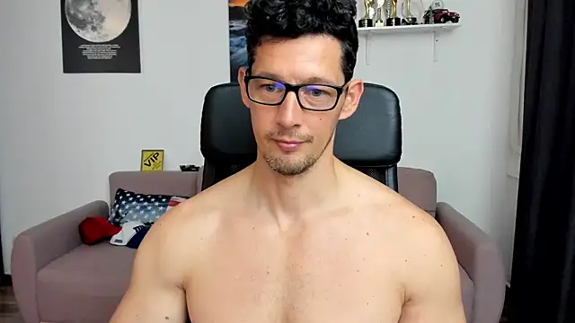 BrutusK08n Live XXX chat