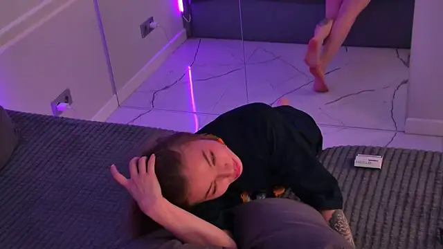 AriWild Live XXX-Chat