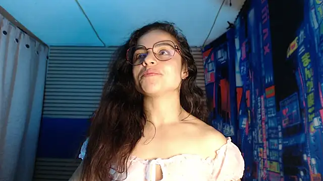 rosse_2504 live XXX chat