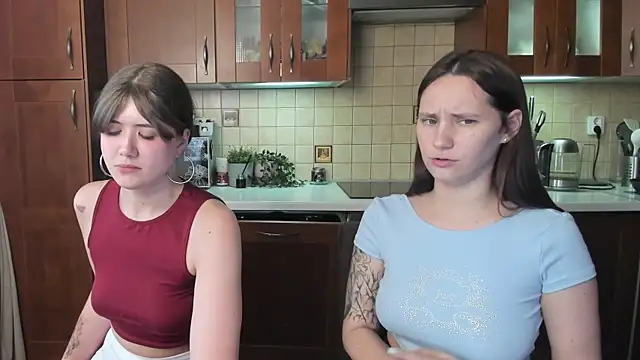 HotCaramellsTV লাইভ XXX চ্যাট