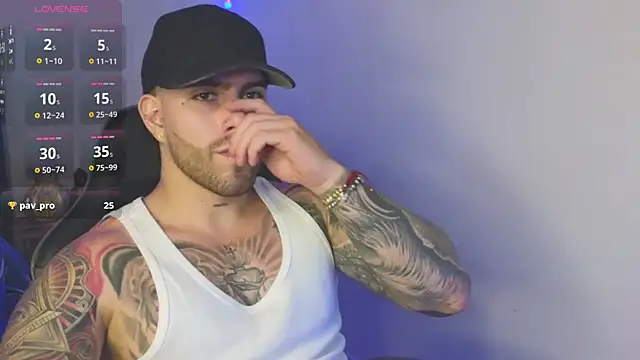 XXX chat uživo modela Ades_Lowe