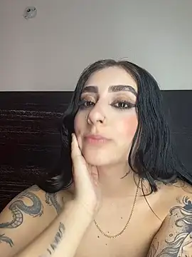 sharlot24's Live XXX Chat
