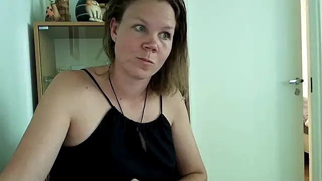 CallMeMarian Live XXX chat