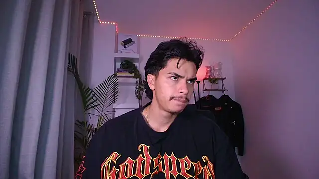 Онлайн чат XXX andyypalmer_