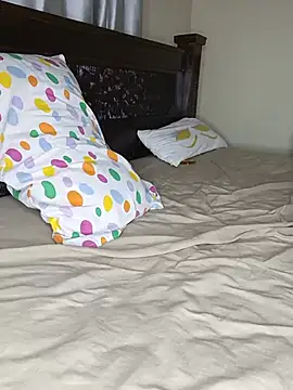 SquirtQueen16 现场XXX聊天