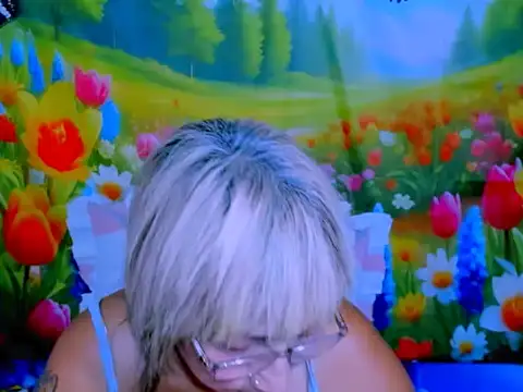 indianroxy's Live XXX Chat