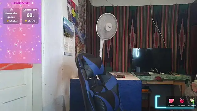 Онлайн чат XXX Cora_Maro