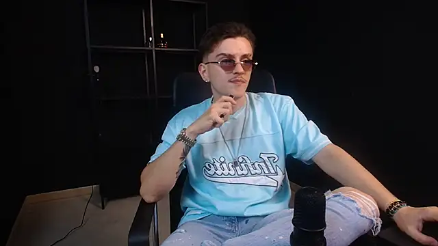 FelixStarkk 라이브 XXX 채팅