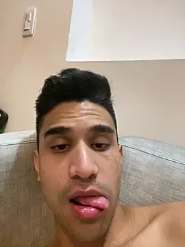 Chat +18 de Camachito332 ao vivo