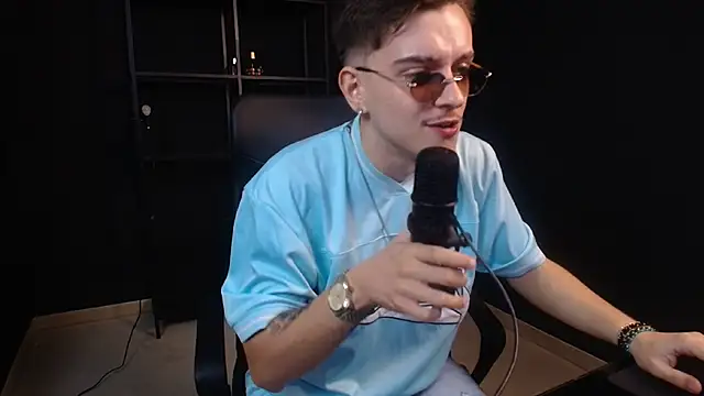 FelixStarkk 라이브 XXX 채팅