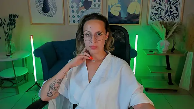 Živý XXX chat Charlotte_Hudson