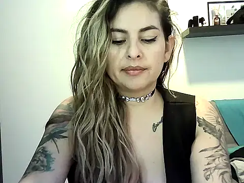 Chat XXX en directo de Valery__Rouse_