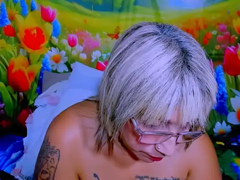 Chat +18 de indianroxy ao vivo