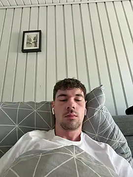 Emil06_ Live XXX Chat