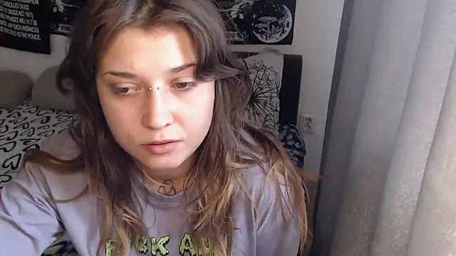 AlienforTwenty XXX чат на жи во