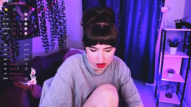 Lily_xBabe Adlı Modelin Canlı XXX Sohbeti