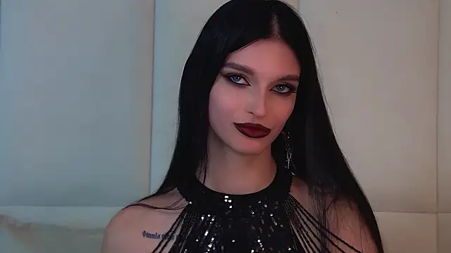 BeverlyMost Adlı Modelin Canlı XXX Sohbeti