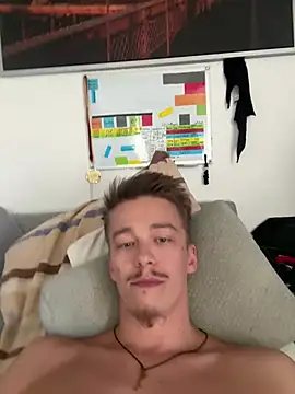 Toyjungee Live XXX-chat
