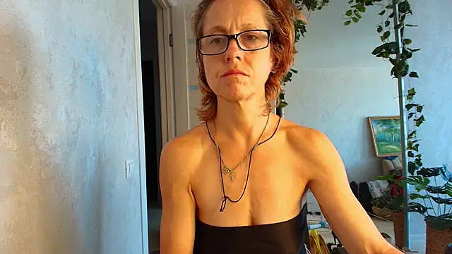 LioraWeiss live XXX chat