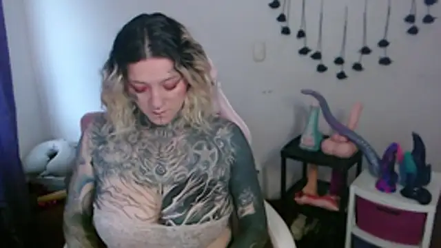 SLOPPYTITSS Live XXX-chat