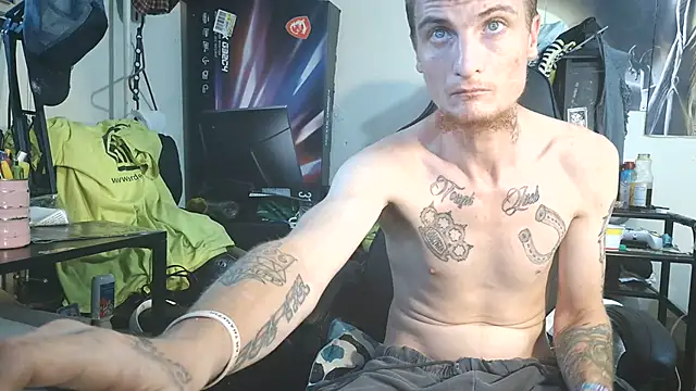 jizzyglizzy92 élő XXX-chatje