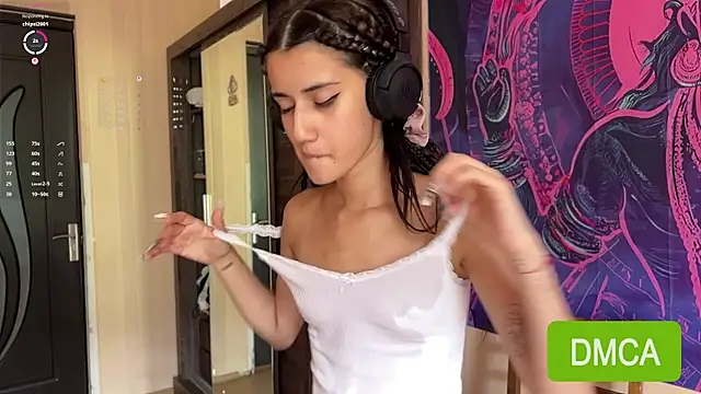 JuliaPierce Adlı Modelin Canlı XXX Sohbeti