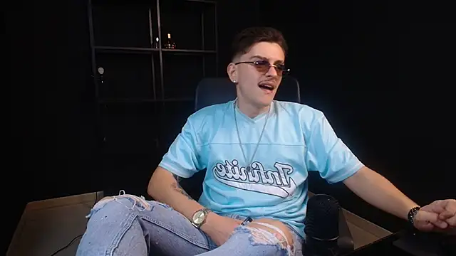 FelixStarkk Adlı Modelin Canlı XXX Sohbeti
