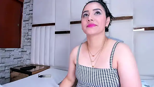 Candyhoneyh Adlı Modelin Canlı XXX Sohbeti